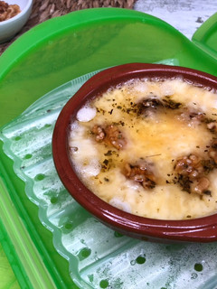 Una foto de Queso provolone a la miel en estuche Lékué