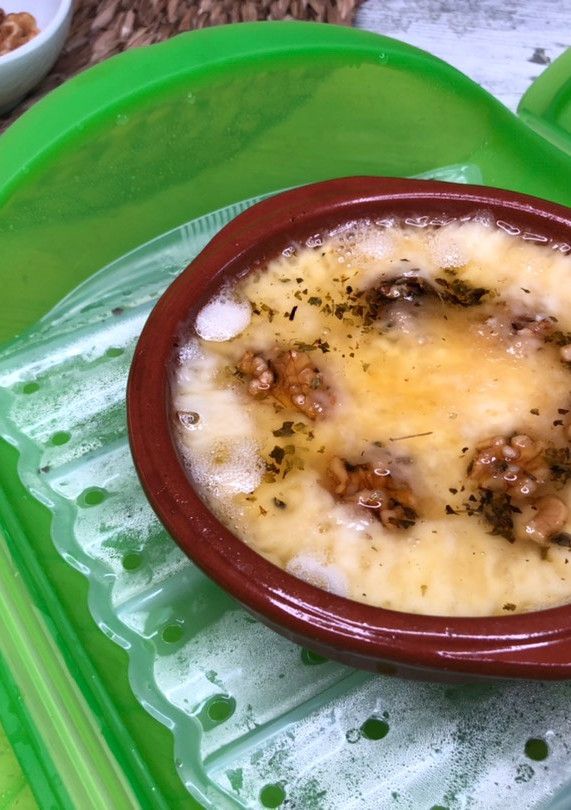 Una foto de Queso provolone a la miel en estuche Lékué