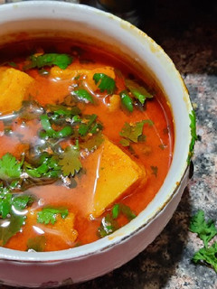 રજવાડી ઢોકળી નું શાક (Rajvadi Dhokli Shak Recipe in Gujarati) રેસીપી મુખ્ય ફોટો