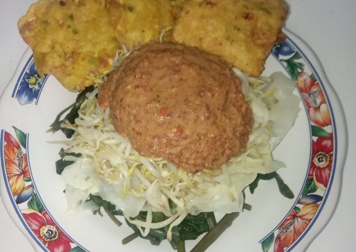 Pecel / lotek