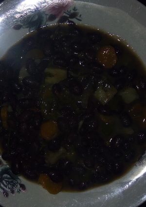 A picture of Njahi stew.