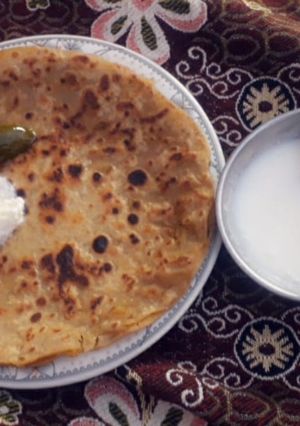 A picture of Aloo wala paratha.