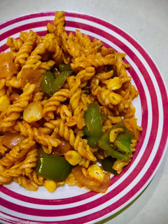 વેજ ચીઝ પાસ્તા (Veg Cheese Pasta Recipe in Gujarati) રેસીપી મુખ્ય ફોટો