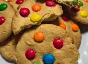 Una foto de Galletitas Fáciles Con Rocklets Y Algunas Variantes Con La Misma Masa