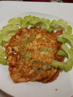 รูปของ ไข่เจียวมะระ (Omlet with bitter Gourd)