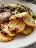 Frango grelhado e legumes salteados