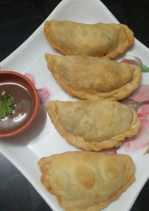 જામનગર ઘૂઘરા રેસીપી મુખ્ય ફોટો