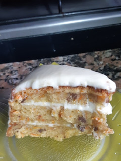 Una foto de Torta de Zanahorias y nueces. (Carrot Cake)