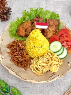 Foto resep Tumpeng Mini (Nasi Kuning Magicom)