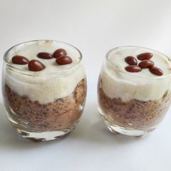 A picture of Vegan chia chocolate pudding.