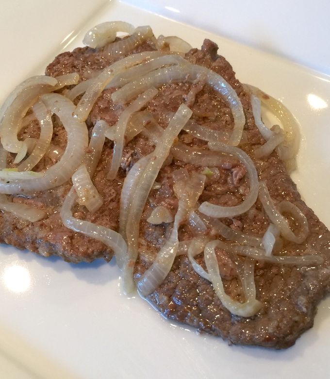 Una foto de Bistec de Res Encebollado