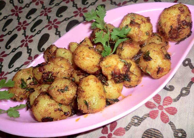 Steps to Make Any-night-of-the-week Chatpate aloo/