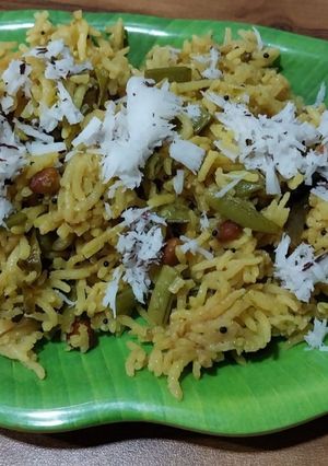 A picture of Gavar and coconut Pulao.