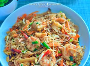 Gambar Pad Thai guna Konjac Noodles