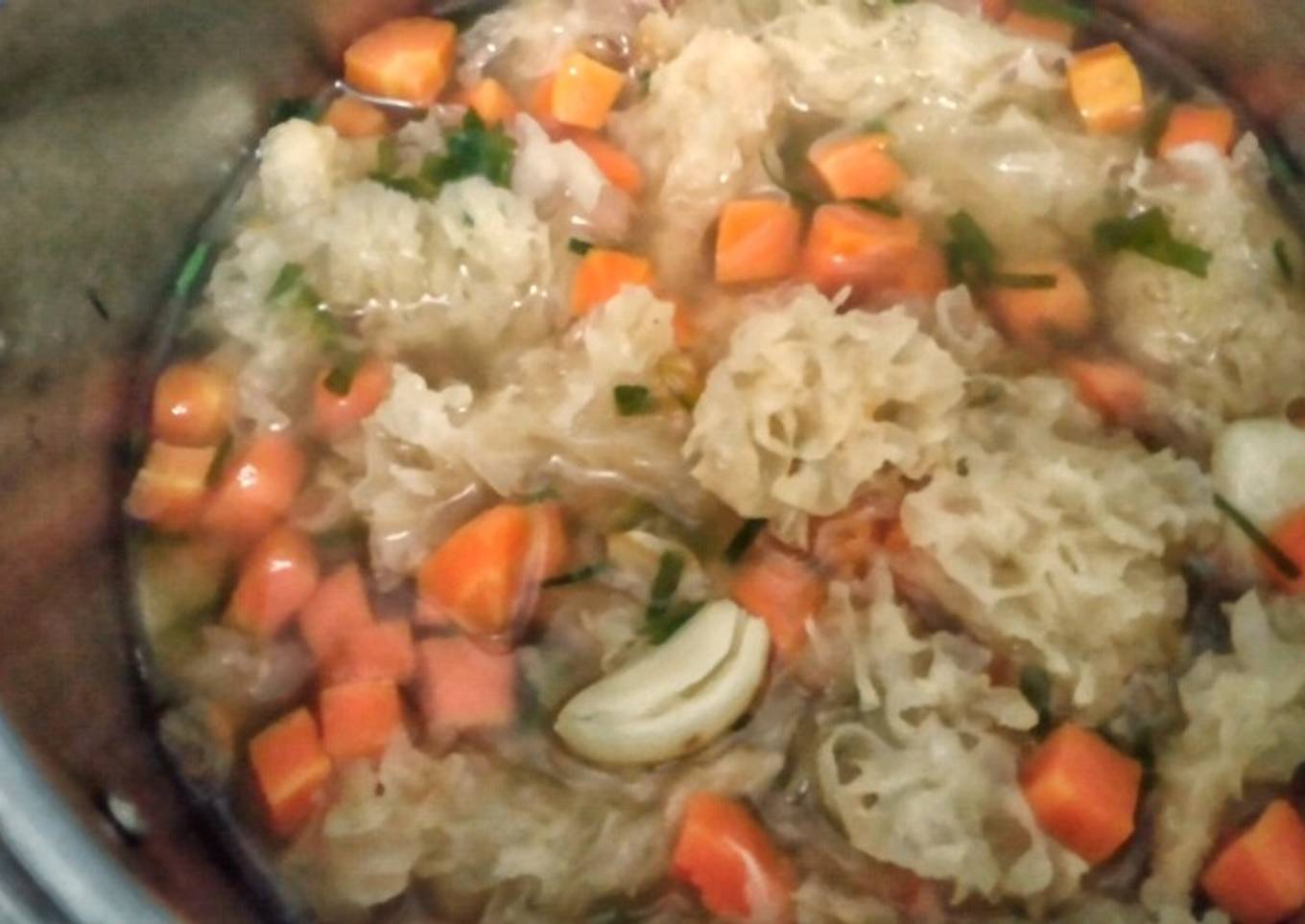 Clavaria Mushrooms and Carrots Soup