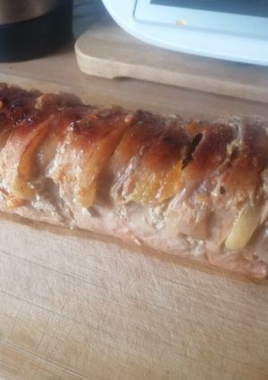 Zdjęcie przepisu Pieczeń ze schabu z cebulą i jabłkiem.