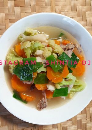 Foto resep Sop jamur, wortel & kembang kol