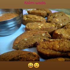 A picture of Kalmi vada.