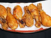 Una foto de pollo frito