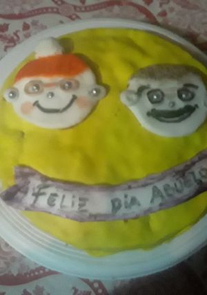 Una foto de 🎂Torta feliz día abuelos 👵🏾👴🏽