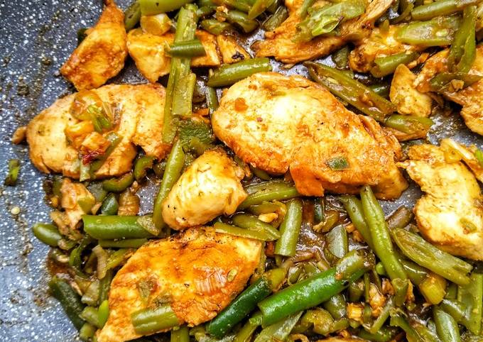 Sweet Tamarind Chicken With Green Beans & Jasmine Rice