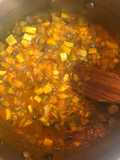 Pisto en salsa de pimientos choriceros