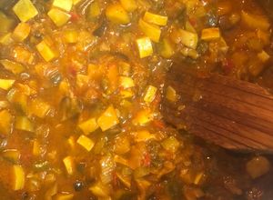 Una foto de Pisto en salsa de pimientos choriceros