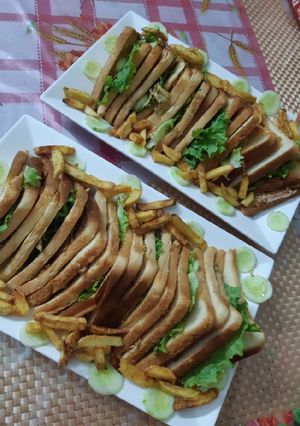 A picture of Club Sandwiches.