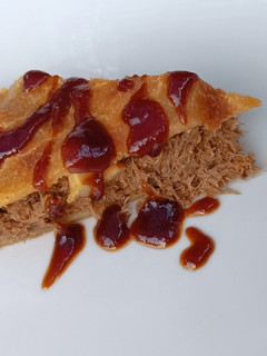 Una foto de Empanada de carrilleras y chirivía