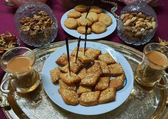 Maiday ki meethi tikkiyan😋