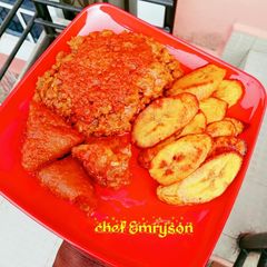 A picture of Beans and fried plantain.