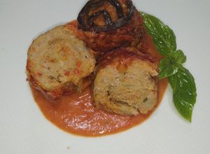 Foto di Involtini di melanzane con impasto di polpette speziate