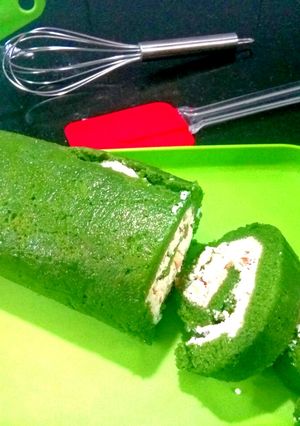 A picture of Palak Paneer roll.