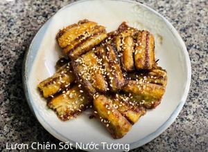 Hình của món Lươn Chiên Sốt Nước Tương.