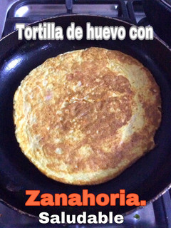 Una foto de Tortilla de huevo saludable con zanahoria