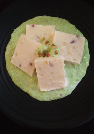 A picture of Kulfi with Pista Falooda.