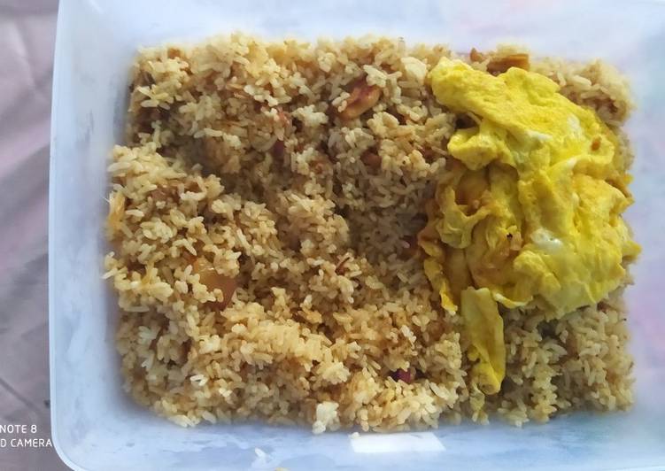 {Resep Nasi goreng ayam yang Gurih