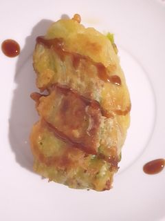 Una foto de Rollito vegetal de pavo/pollo con verduras y tempura