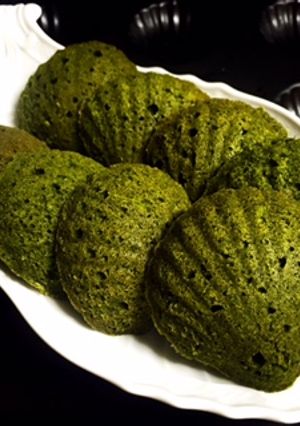 A picture of Japanese Green Tea (Matcha) Madeleine.