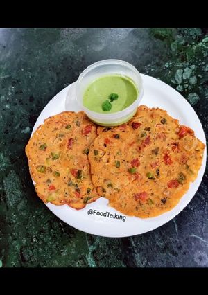 A picture of Mixed Chilla Pizza.