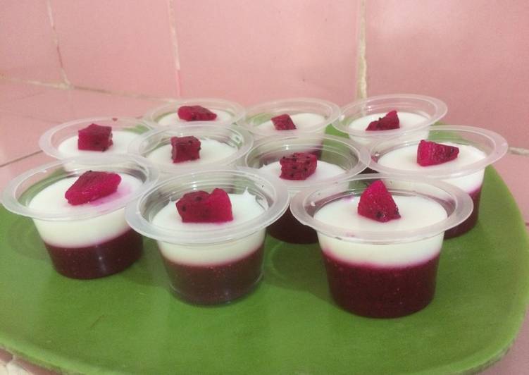 Puding lapis susu buah naga