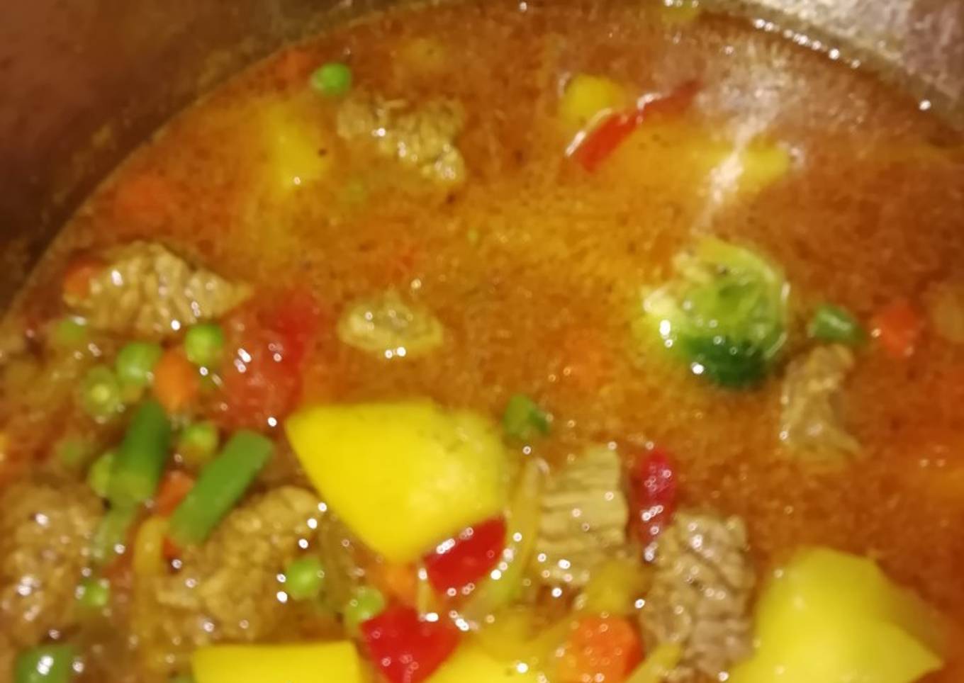 Estofado de Ternera con Menestra y Patatas al Vino Tinto