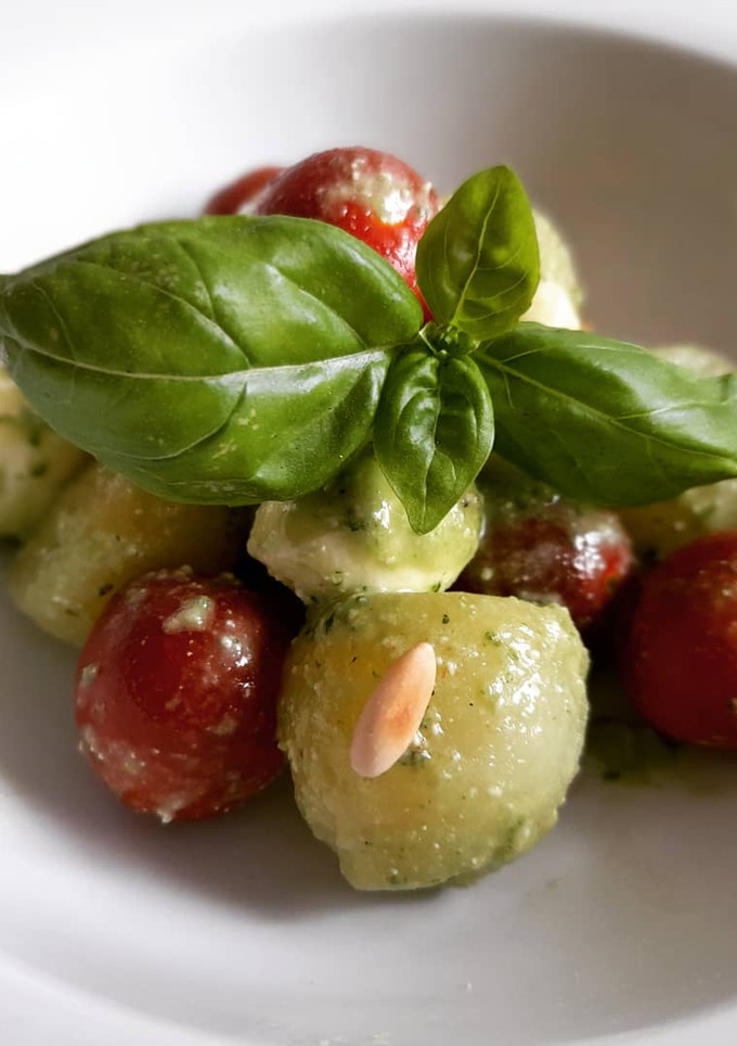 Una foto de Ensalada caprese con patata