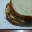 Sándwich de huevo y tomate