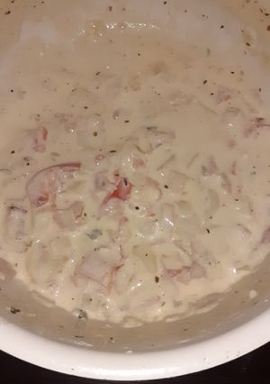 Una foto de Salsa de queso crema y jamón