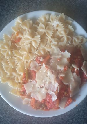 A picture of Farfalle Mixed Vegetable Tomato.