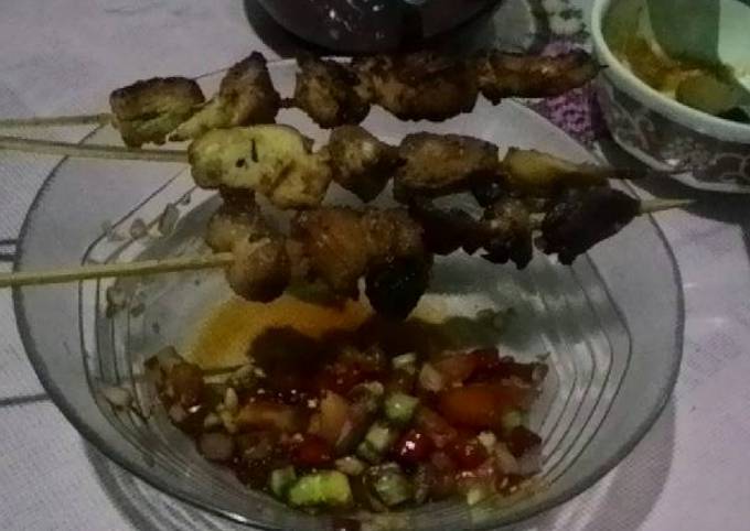 Sate ayam bumbu bacem bango dengan sambal kecap