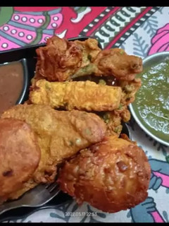 आलू के पकौड़े (aloo ke pakode recipe in Hindi) रेसिपी मुख्य फोटो
