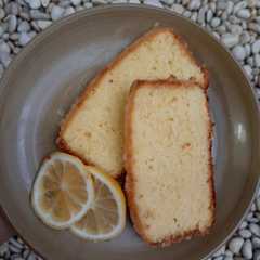 รูปของ Lemon Butter Cake with Lemon Glazing