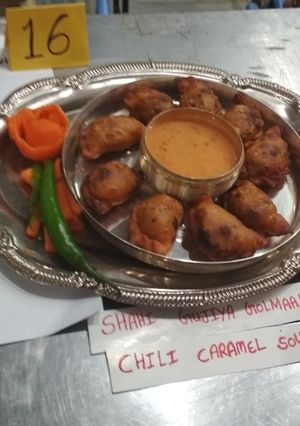 A picture of Shahi Gujiya Golmmal.